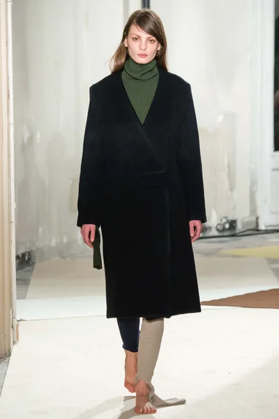Look 12